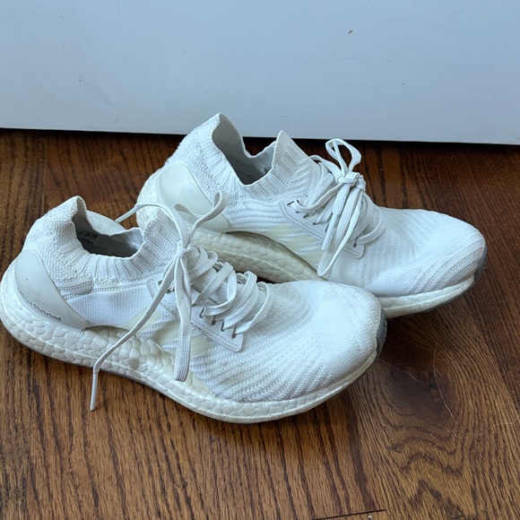 White Adidas Ultra Boost size 6 - Picture 1 of 5